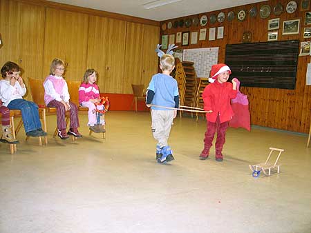 Nikolausfeier Musikalische Früherziehung 2004_1