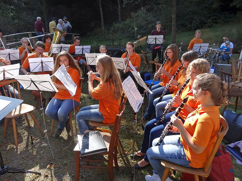 Zwiebelkuchenfest Jugendkapelle 2014_7