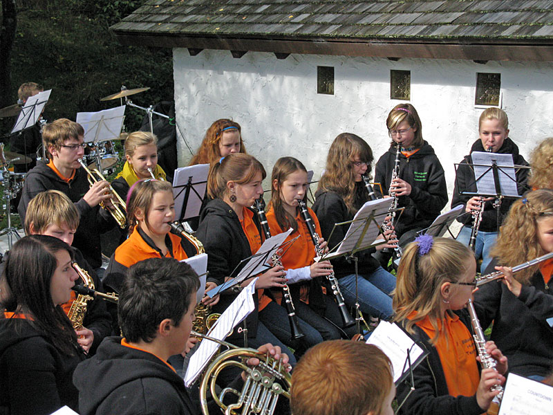 Zwiebelkuchenfest Jugendkapelle 2012_7